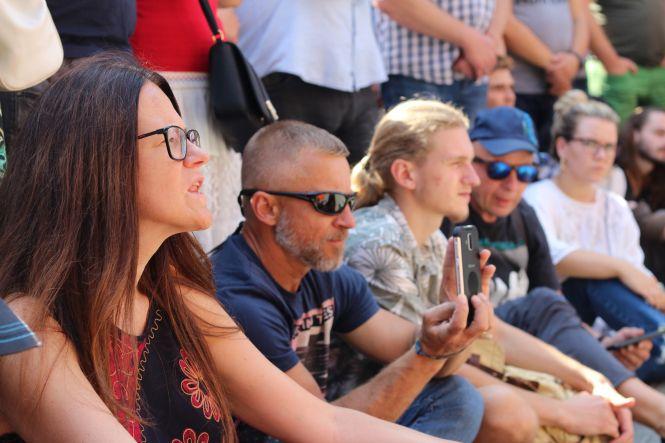 Новини Вінниці - фото з Борис Гребєнщиков дав вуличний концерт у центрі Вінниці Борис Гребєнщиков дав вуличний концерт у центрі Вінниці, фото №3 на сайті 20minut.ua