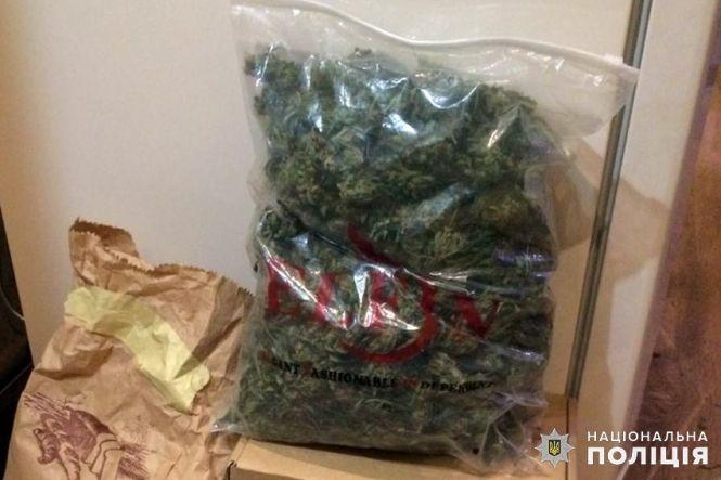 На Хмельниччині затримали наркоторговців з "товаром" на 2 мільйони гривень (ФОТО), фото №2 на сайті vsim.ua