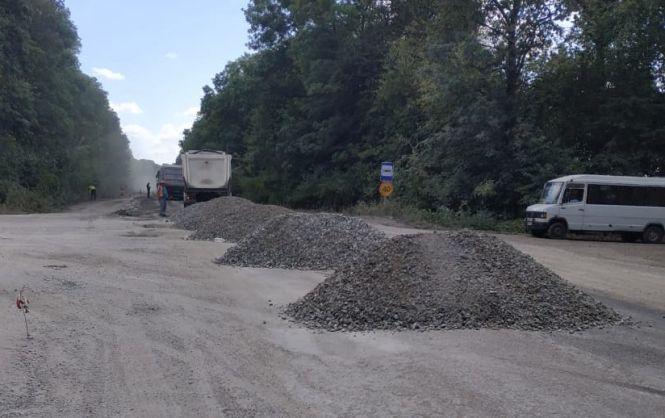 Трасу біля Смиківців поки не перекриватимуть - дорожники почали ремонт, фото №1 на сайті 20minut.ua