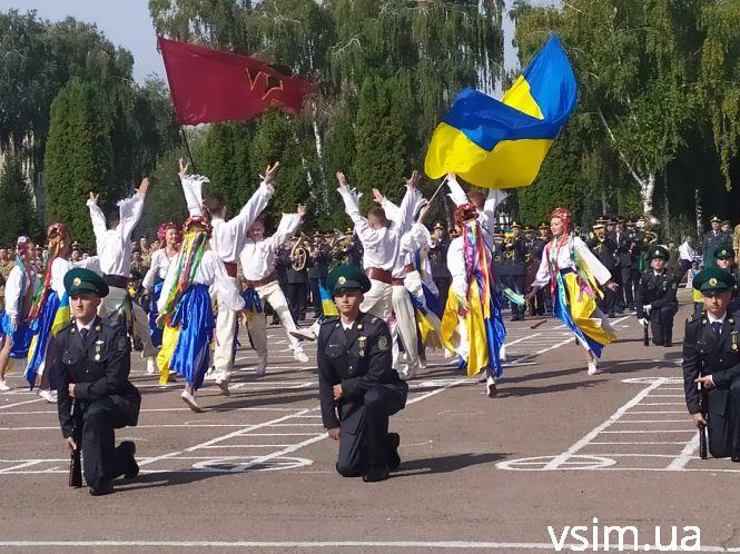 Курсанти з посмішками, матері зі сльозами: якою була присяга прикордонників у Хмельницькому (ФОТО, ВІДЕО), фото №9 на сайті vsim.ua