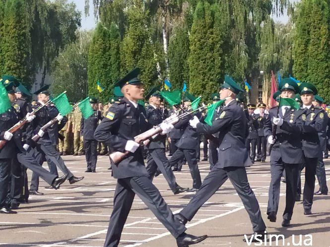 Курсанти з посмішками, матері зі сльозами: якою була присяга прикордонників у Хмельницькому (ФОТО, ВІДЕО), фото №7 на сайті vsim.ua