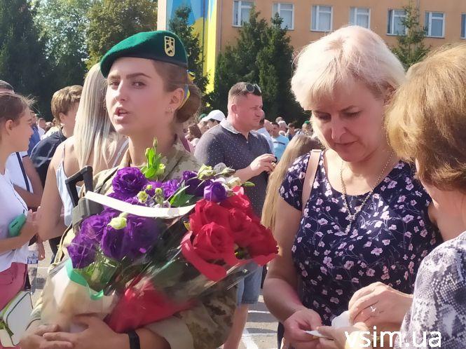 Курсанти з посмішками, матері зі сльозами: якою була присяга прикордонників у Хмельницькому (ФОТО, ВІДЕО), фото №13 на сайті vsim.ua