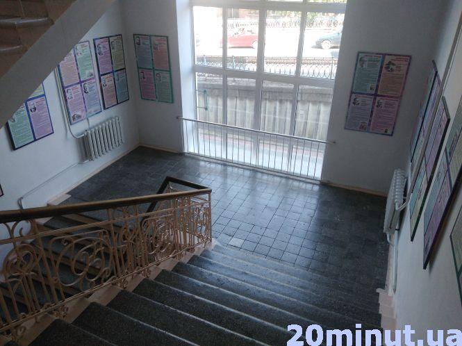 Новини Тернополя - фото з Переполох через сумку: у технічному університеті студентів евакуювали через імовірну вибухівку Переполох через сумку: у технічному університеті студентів евакуювали через імовірну вибухівку, фото №2 на сайті 20minut.ua