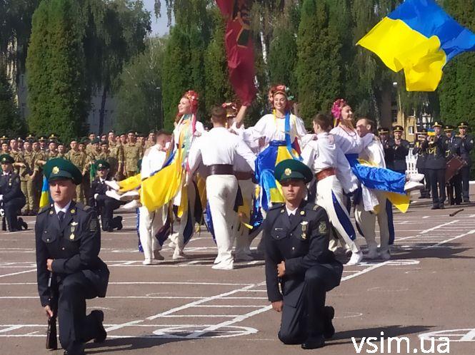 Курсанти з посмішками, матері зі сльозами: якою була присяга прикордонників у Хмельницькому (ФОТО, ВІДЕО), фото №10 на сайті vsim.ua