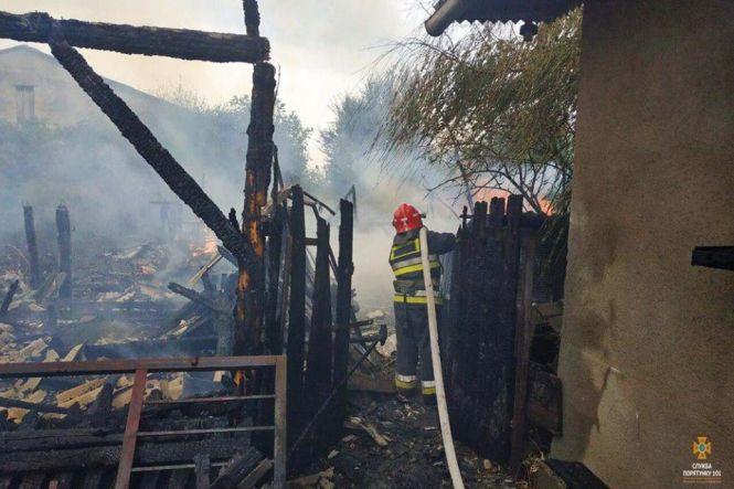 Новини Тернополя - фото з Від вогню зазнали збитків дві родини на Борщівщині Від вогню зазнали збитків дві родини на Борщівщині, фото №1 на сайті 20minut.ua