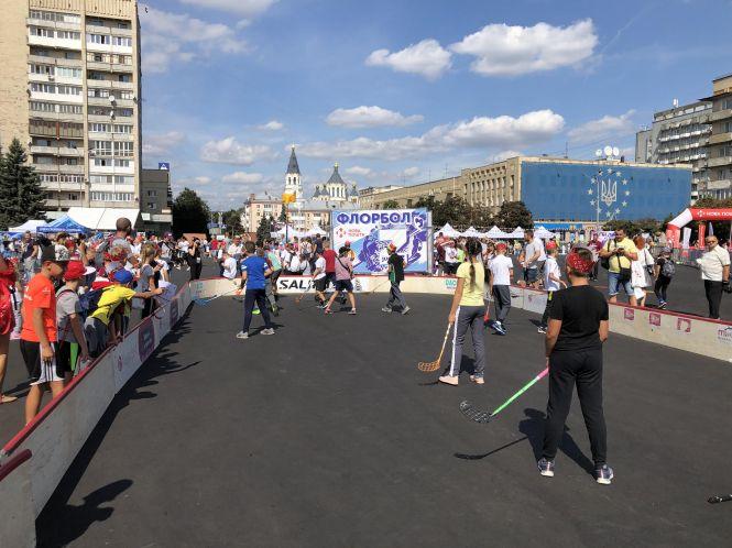 Навчив грати в флорбол і розповів про черлідінг: Педан у Житомирі, фото №2 на сайті 20minut.ua