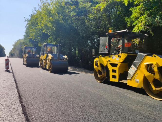 Ремонтують дорогу від Вінниці до Могилів-Подільського. Оновлять 8 кілометрів, фото №5 на сайті 20minut.ua