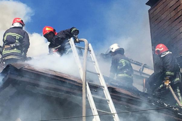 Новини Хмельницького - фото з Пожежа у Лісових Гринівцях: сільський котедж гасив 31 рятувальник Пожежа у Лісових Гринівцях: сільський котедж гасив 31 рятувальник, фото №2 на сайті vsim.ua