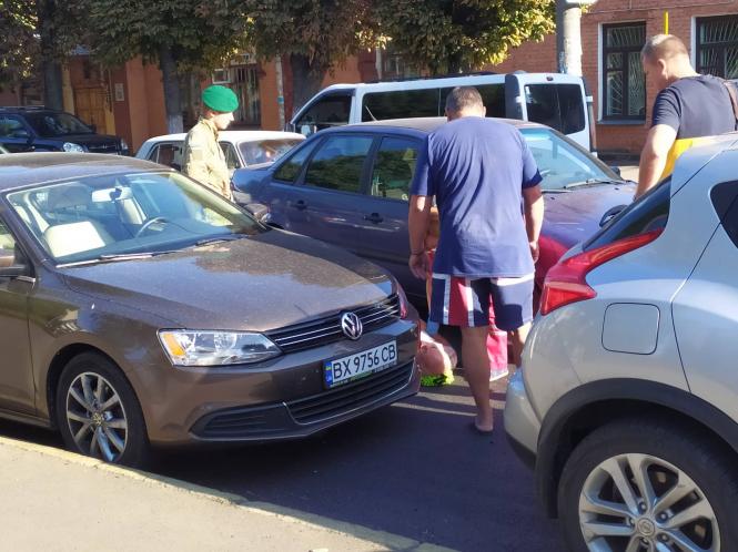 Новини Хмельницького - фото з Пенсіонер перебігав дорогу на Шевченка і його збив “Volkswagen” Пенсіонер перебігав дорогу на Шевченка і його збив “Volkswagen”, фото №1 на сайті vsim.ua