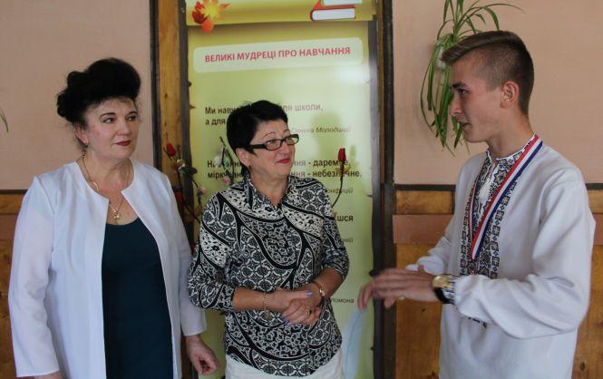 Новини Вінниці - фото з Замість презентації заспівали «Червону руту» Вінничанин привіз з Кореї медаль за географію Замість презентації заспівали «Червону руту» Вінничанин привіз з Кореї медаль за географію, фото №1 на сайті 20minut.ua