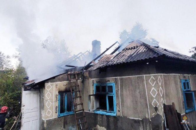 Новини Тернополя - фото з Палаючу хату в селі на Тернопільщині загасили за три години Палаючу хату в селі на Тернопільщині загасили за три години, фото №1 на сайті 20minut.ua