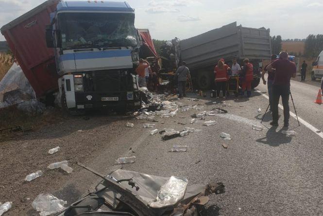 На об’їзній Тернополя зіткнулись дві вантажівки.  Водій МАЗ помер у лікарні (оновлено), фото №1 на сайті 20minut.ua