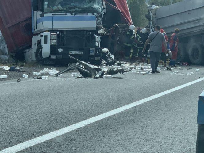 На об’їзній Тернополя зіткнулись дві вантажівки.  Водій МАЗ помер у лікарні (оновлено), фото №2 на сайті 20minut.ua