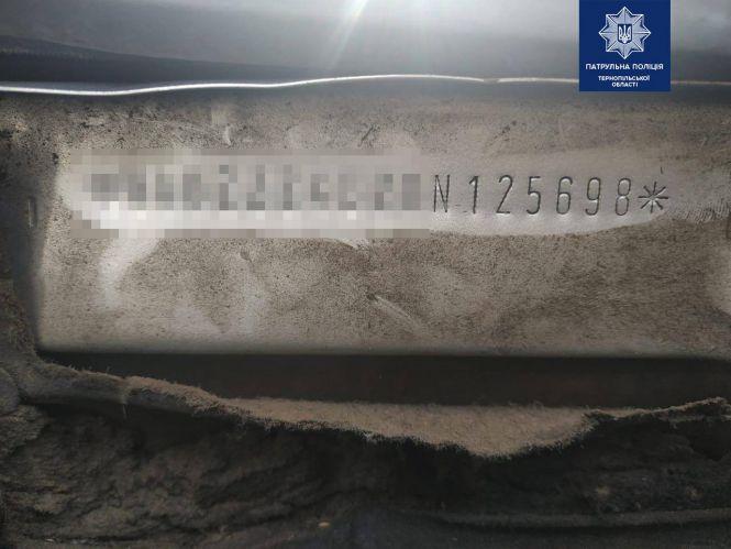 Новини Тернополя - фото з Патрульні зупинили за порушення ПДР, а документи - підроблені Патрульні зупинили за порушення ПДР, а документи - підроблені, фото №1 на сайті 20minut.ua