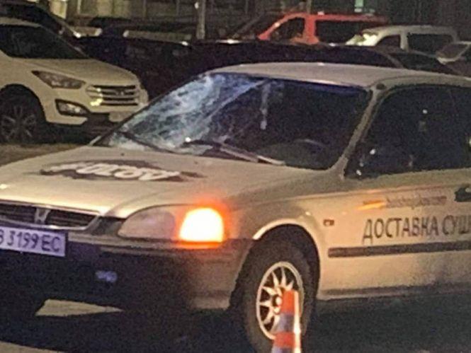 Новини Вінниці - фото з У Вінниці на «зебрі» машина доставки суші збила молодого чоловіка У Вінниці на «зебрі» машина доставки суші збила молодого чоловіка, фото №1 на сайті 20minut.ua