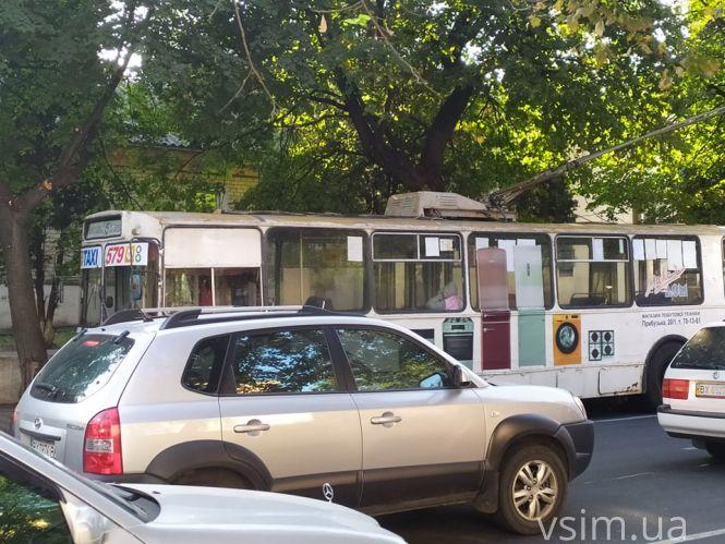 Транспортний колапс: у Хмельницькому стали всі тролейбуси, фото №4 на сайті vsim.ua