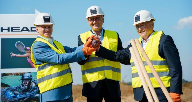 Поставимо Європу на лижі! У Вінниці заклали капсулу майбутнього заводу з виробів для зимового спорту, фото №2 на сайті 20minut.ua