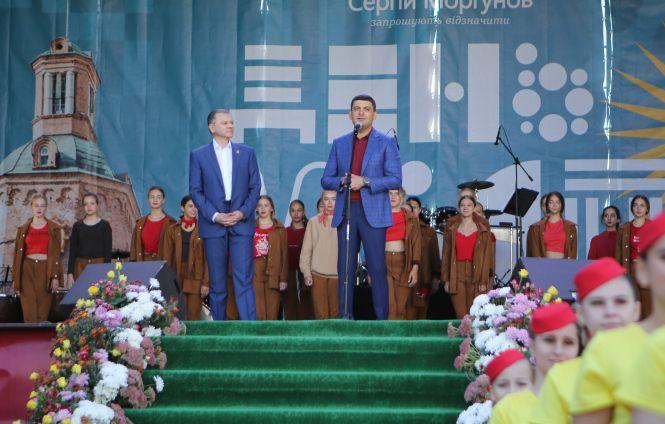 Новини Вінниці - фото з Запальним танцем під хіт ONUKA відкрили святкування Дня міста Вінниці Запальним танцем під хіт ONUKA відкрили святкування Дня міста Вінниці, фото №7 на сайті 20minut.ua