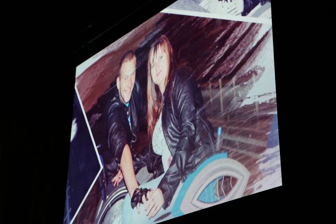 Вінничанин на головній сцені до Дня міста освідчився коханій на сайті 20minut.ua Вінничанин на головній сцені до Дня міста освідчився коханій, фото №1 на сайті 20minut.ua