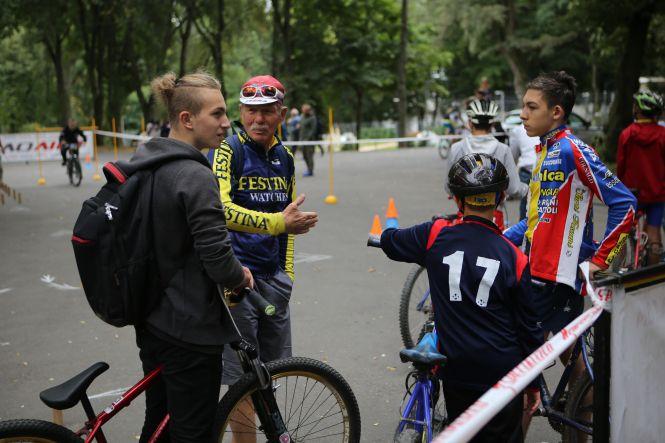 Новини Вінниці - фото з День міста в стилі вело! У Центральному парку триває «Тур де парк» День міста в стилі вело! У Центральному парку триває «Тур де парк», фото №10 на сайті 20minut.ua