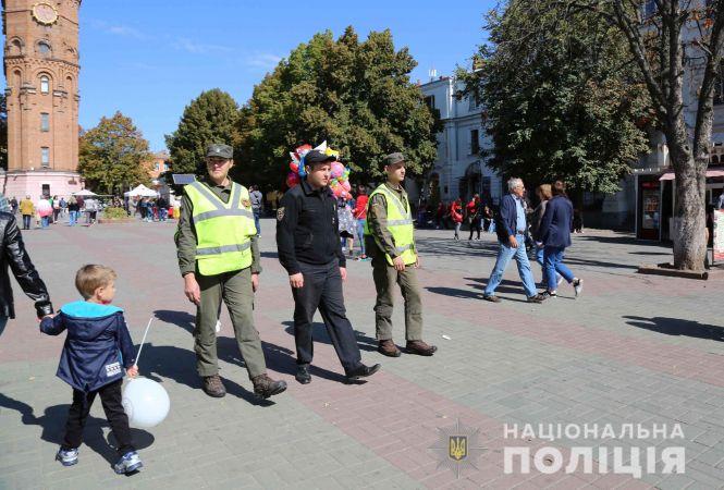 Новини Вінниці - фото з Поліція: святкування Дня міста Вінниці проходить без порушень Поліція: святкування Дня міста Вінниці проходить без порушень, фото №2 на сайті 20minut.ua