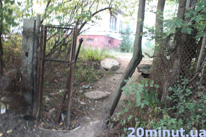 Новини Тернополя - фото з На Тарнавського горіла дача: мешканці переконані в тому, що це був підпал На Тарнавського горіла дача: мешканці переконані в тому, що це був підпал, фото №1 на сайті 20minut.ua