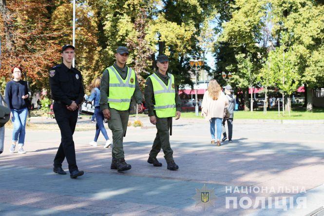 Новини Вінниці - фото з Поліція: святкування Дня міста Вінниці проходить без порушень Поліція: святкування Дня міста Вінниці проходить без порушень, фото №1 на сайті 20minut.ua