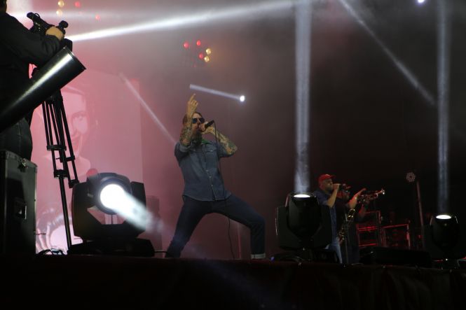 Драйвовий Ляпіс, ніжна Федишин і на вершині з Ріаnобоєм. Як пройшов концерт біля Книжки? на сайті 20minut.ua Драйвовий Ляпіс, ніжна Федишин і на вершині з Ріаnобоєм. Як пройшов концерт біля Книжки?, фото №17 на сайті 20minut.ua