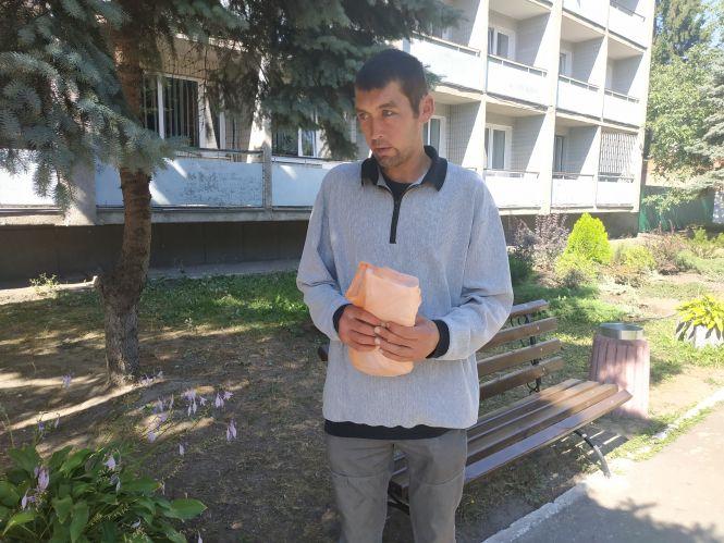 Новини Вінниці - фото з Їхав у Крим на заробітки, а потрапив у рабство. Як двірника Валеру зробили безхатьком Їхав у Крим на заробітки, а потрапив у рабство. Як двірника Валеру зробили безхатьком, фото №3 на сайті 20minut.ua