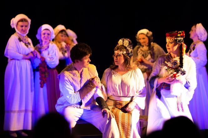 Київські театри показали тернополянам «Тіні забутих предків» і комедійний детектив «Украдена краса», фото №1 на сайті 20minut.ua