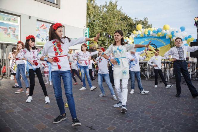 Новини Тернополя - фото з Як мешканці вулиць Лук'яновича та Бродівська вперше відзначили День мікрорайону Як мешканці вулиць Лук'яновича та Бродівська вперше відзначили День мікрорайону, фото №4 на сайті 20minut.ua