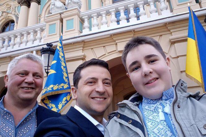 Президент нагородив мешканця Хмельниччини, який врятував двох дітей, фото №1 на сайті vsim.ua