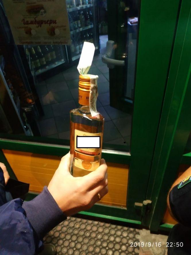 Уночі продавали алкоголь на Острозького та Просвіти, фото №2 на сайті 20minut.ua