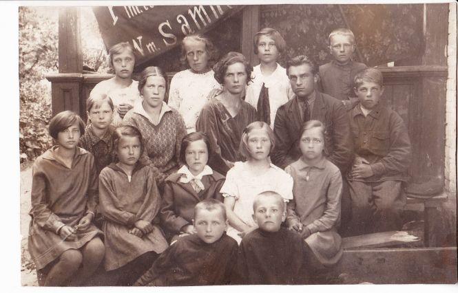 Новини Козятина - фото з Вчили французьку, а одна місцева школа переїхала в Крим. Освіта до революції Вчили французьку, а одна місцева школа переїхала в Крим. Освіта до революції, фото №6 на сайті 20minut.ua