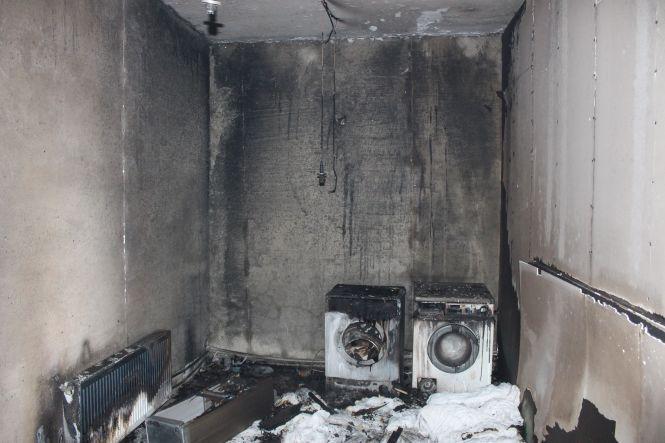 Новини Хмельницького - фото з 8 рятувальників на 2 машинах гасили пожежу пральні у Кам'янці (ФОТО) 8 рятувальників на 2 машинах гасили пожежу пральні у Кам'янці (ФОТО), фото №1 на сайті vsim.ua