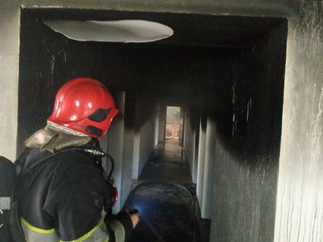 Новини Хмельницького - фото з 8 рятувальників на 2 машинах гасили пожежу пральні у Кам'янці (ФОТО) 8 рятувальників на 2 машинах гасили пожежу пральні у Кам'янці (ФОТО), фото №2 на сайті vsim.ua