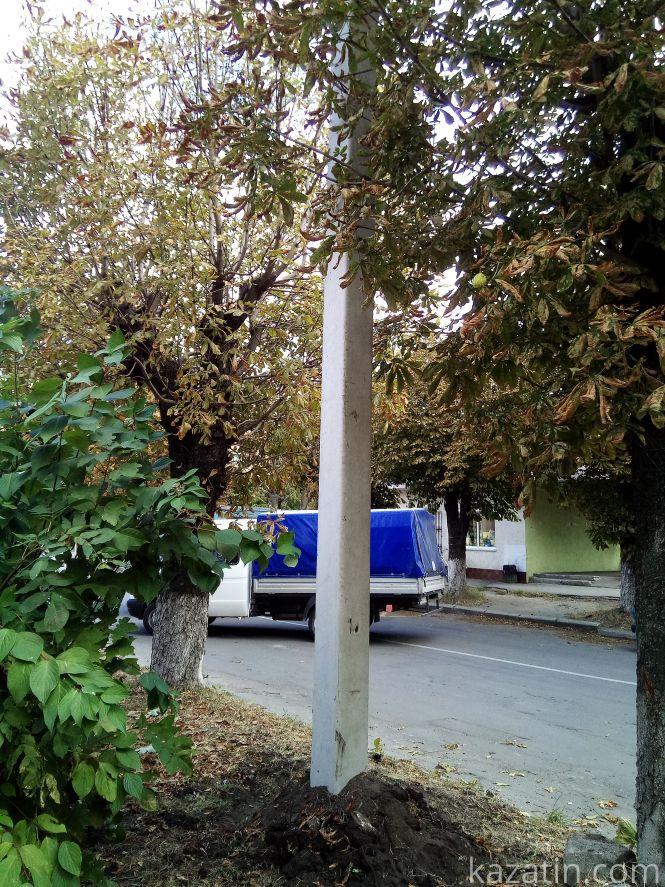 Новини Козятина - фото з Встановлюють нові стовпи + ОПИТУВАННЯ