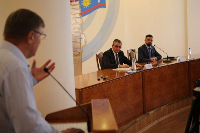 Новини Вінниці - фото з Репортаж з призначення Скальського: обіцянки, чвари і «сліпий» Зеленський Репортаж з призначення Скальського: обіцянки, чвари і «сліпий» Зеленський, фото №3 на сайті 20minut.ua