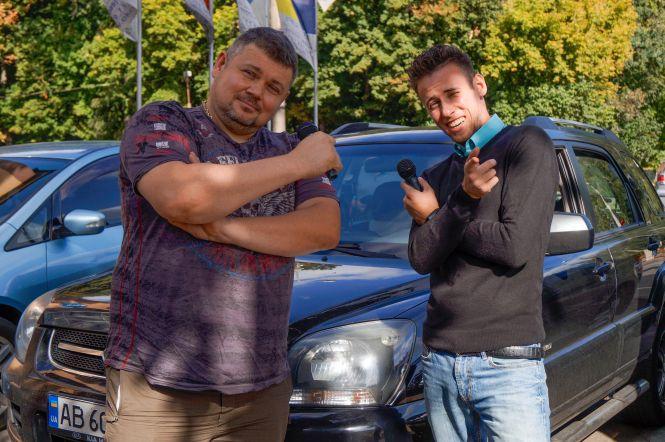 Новини Вінниці - фото з «Хто гарно співає, той не платить за проїзд». Як працює караоке-таксі у Вінниці «Хто гарно співає, той не платить за проїзд». Як працює караоке-таксі у Вінниці, фото №3 на сайті 20minut.ua