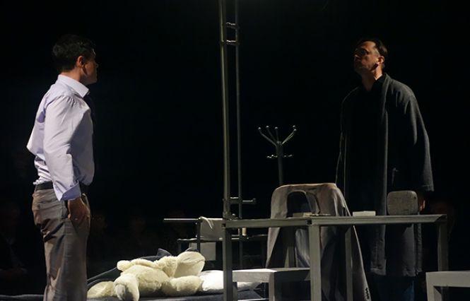 «Емігранти»: двоє в прямокутнику абсурду. Тривають "Тернопільські театральні вечори", фото №2 на сайті 20minut.ua