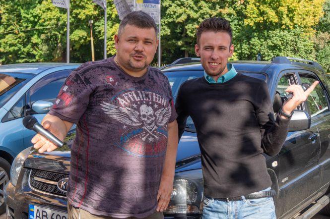 Новини Вінниці - фото з «Хто гарно співає, той не платить за проїзд». Як працює караоке-таксі у Вінниці «Хто гарно співає, той не платить за проїзд». Як працює караоке-таксі у Вінниці, фото №2 на сайті 20minut.ua