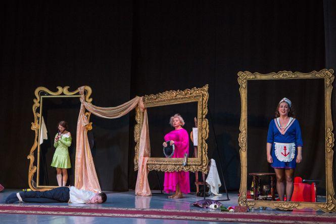 Любовний чотирикутник по-французьки: танці на столі і дебоші коханок, фото №5 на сайті 20minut.ua