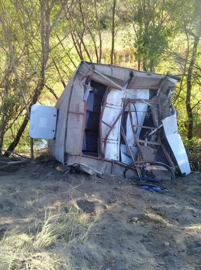 Новини Вінниці - фото з Біля Немирова три авто та автобус з людьми злетіли з дороги. Подробиці (ОНОВЛЕНО) Біля Немирова три авто та автобус з людьми злетіли з дороги. Подробиці (ОНОВЛЕНО), фото №4 на сайті 20minut.ua