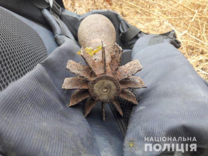 Новини Житомира - фото з Перехожий з мінометною міною прогулювався вночі вулицями Радомишля Перехожий з мінометною міною прогулювався вночі вулицями Радомишля, фото №1 на сайті 20minut.ua