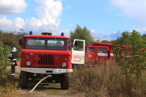 Масштабна пожежа у Віньківцях. Горіла недіюча птахоферма, фото №1 на сайті vsim.ua