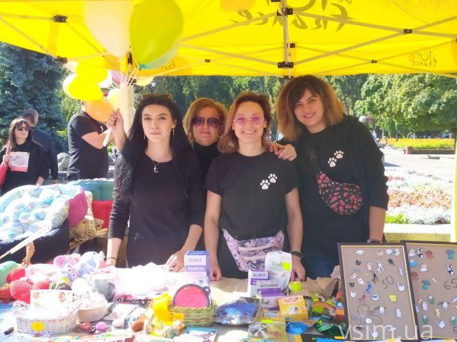 На Проскурівській стартував благодійний ярмарок для допомоги тваринам. Що продають, фото №6 на сайті vsim.ua