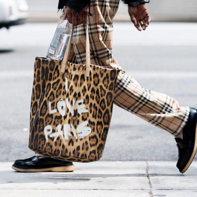 Новини Тернополя - фото з Сумки-шопери та сережки-кільця: без яких аксесуарів не обійтись восени Сумки-шопери та сережки-кільця: без яких аксесуарів не обійтись восени, фото №2 на сайті 20minut.ua