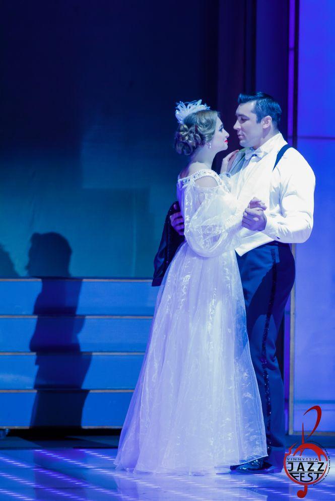 Новини Вінниці - фото з Як на Бродвеї! Легендарний мюзикл «Бал у Савойї» приголомшив Вінницю (фото, відео) Як на Бродвеї! Легендарний мюзикл «Бал у Савойї» приголомшив Вінницю (фото, відео), фото №10 на сайті 20minut.ua