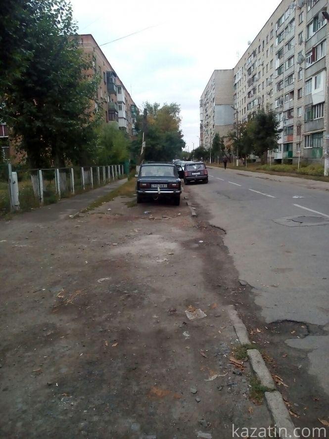 Фото дня: як паркуються у Козятині, фото №6 на сайті 20minut.ua