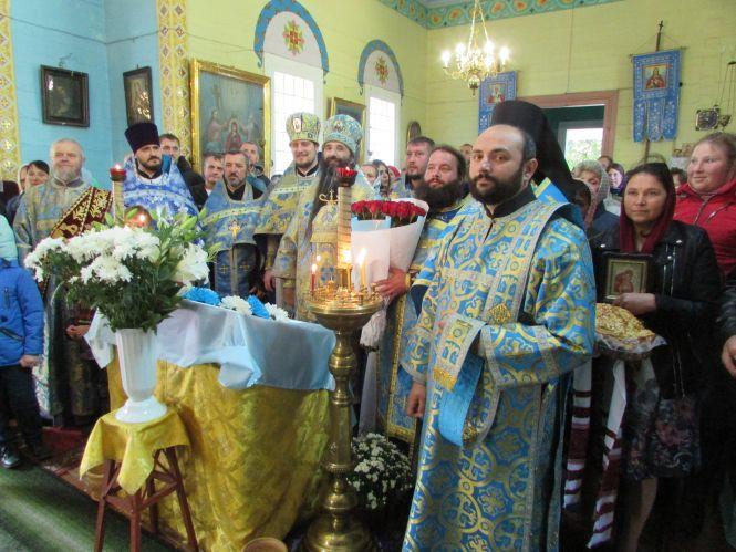 Домовленості не діють: УПЦ проводять службу Божу в Гурівцях, ПЦУ — в Махнівці (ФОТО +ВІДЕО), фото №14 на сайті 20minut.ua